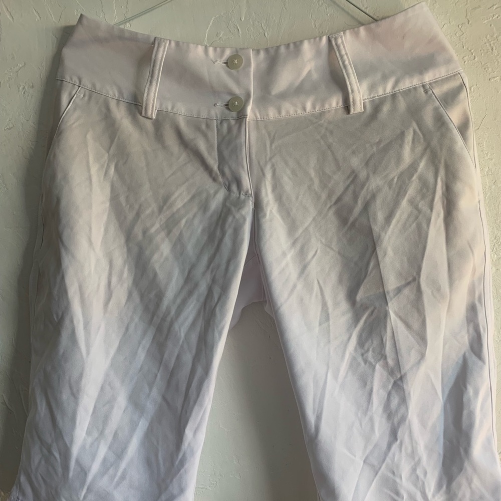 Looks good in person. It’s white just need iron